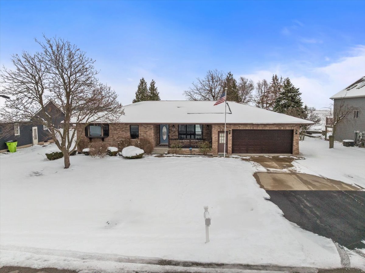605 Morningside Drive, Chenoa, IL 61726