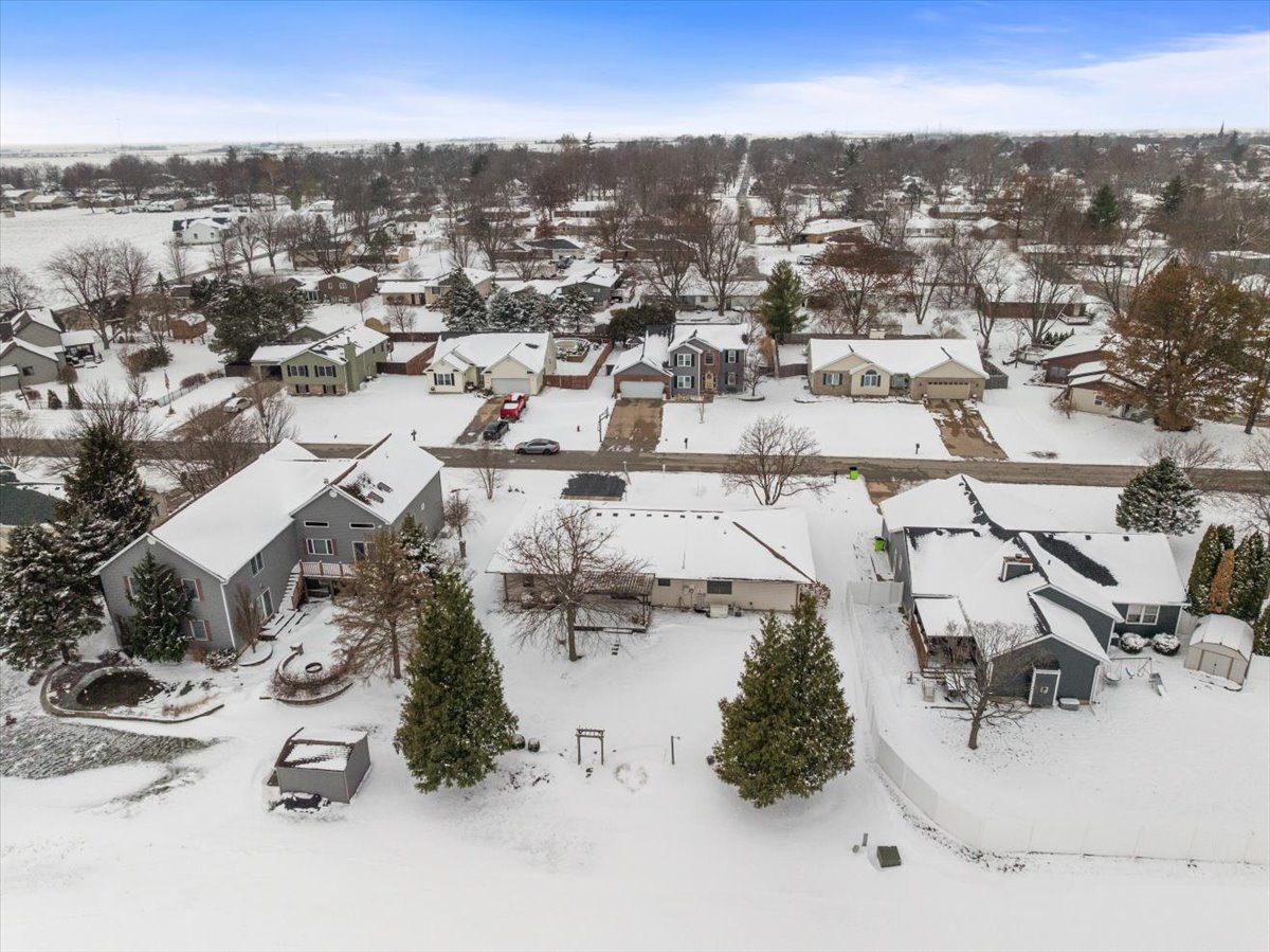 605 Morningside Drive, Chenoa, IL 61726