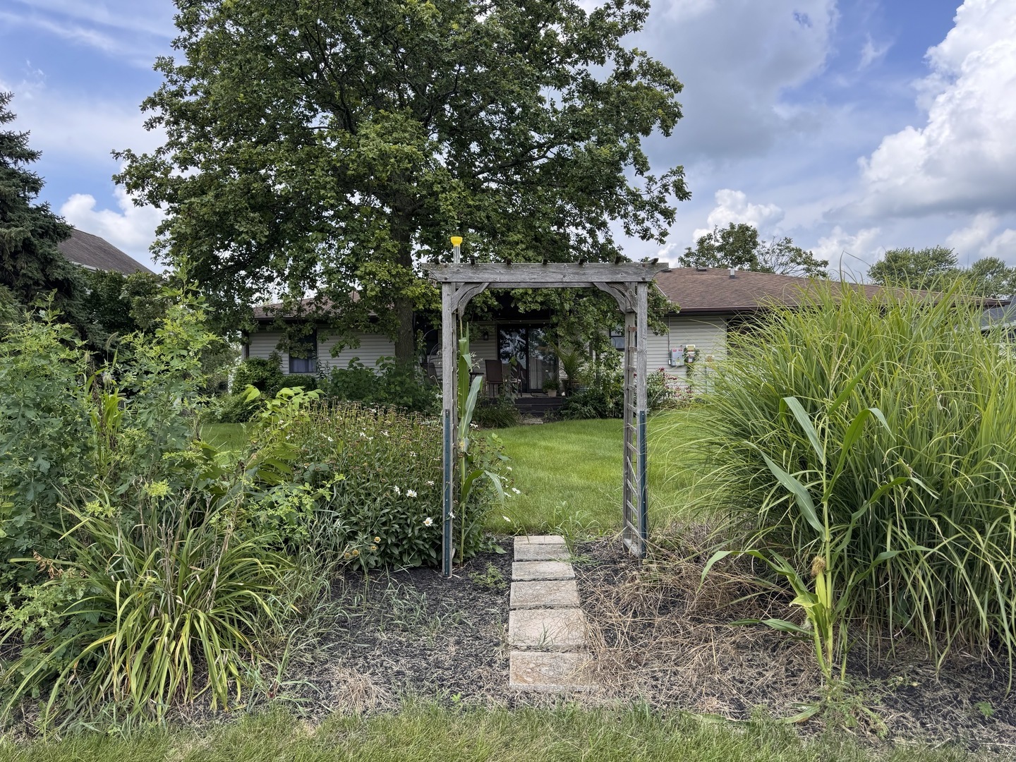 605 Morningside Drive, Chenoa, IL 61726