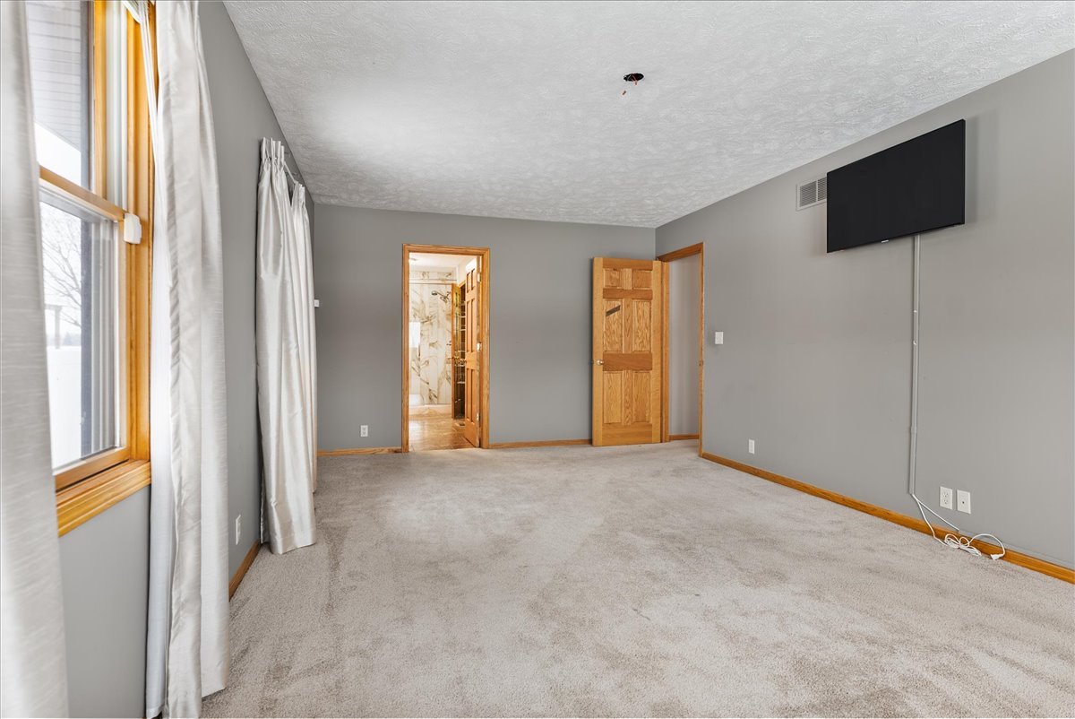 605 Morningside Drive, Chenoa, IL 61726