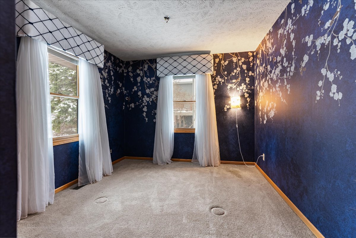 605 Morningside Drive, Chenoa, IL 61726