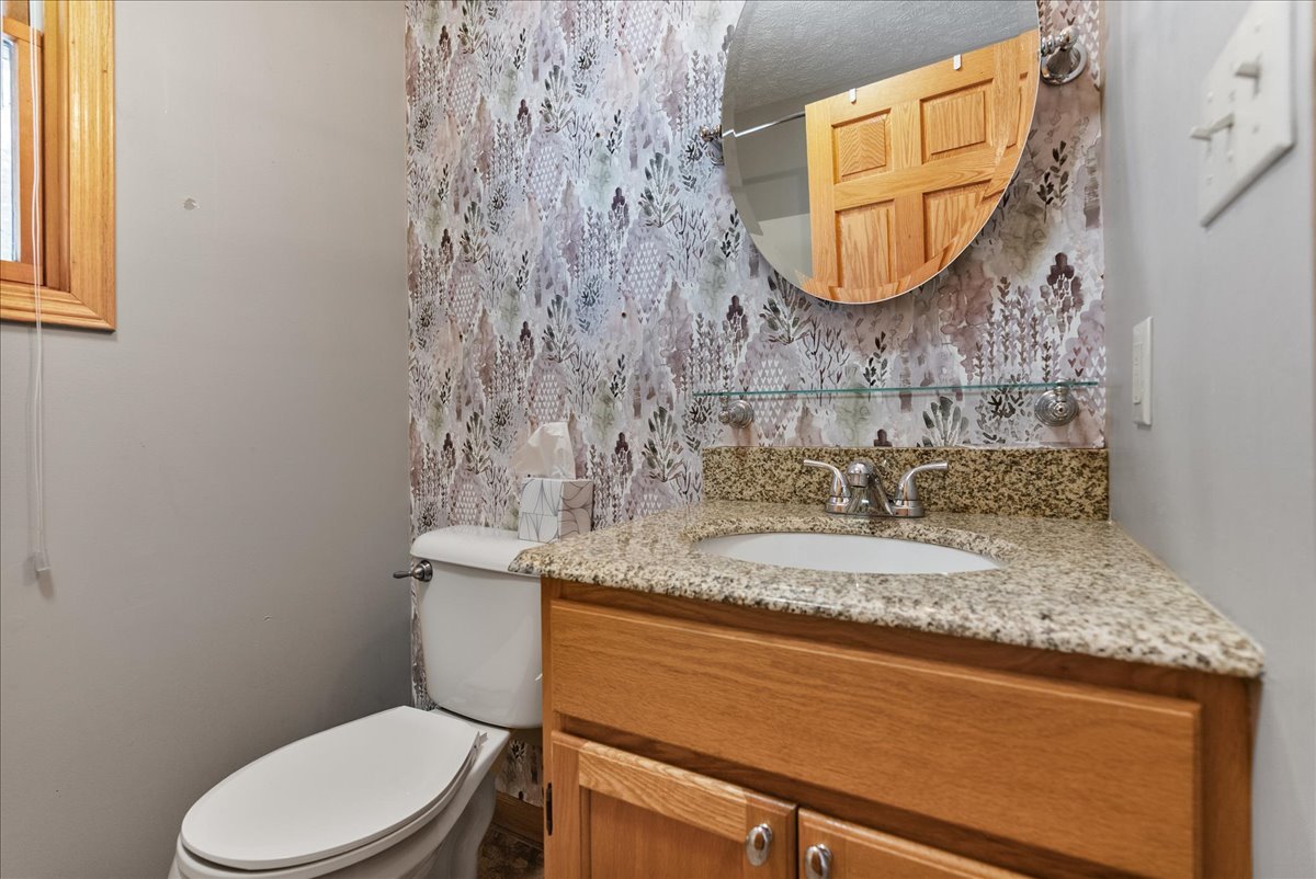 605 Morningside Drive, Chenoa, IL 61726