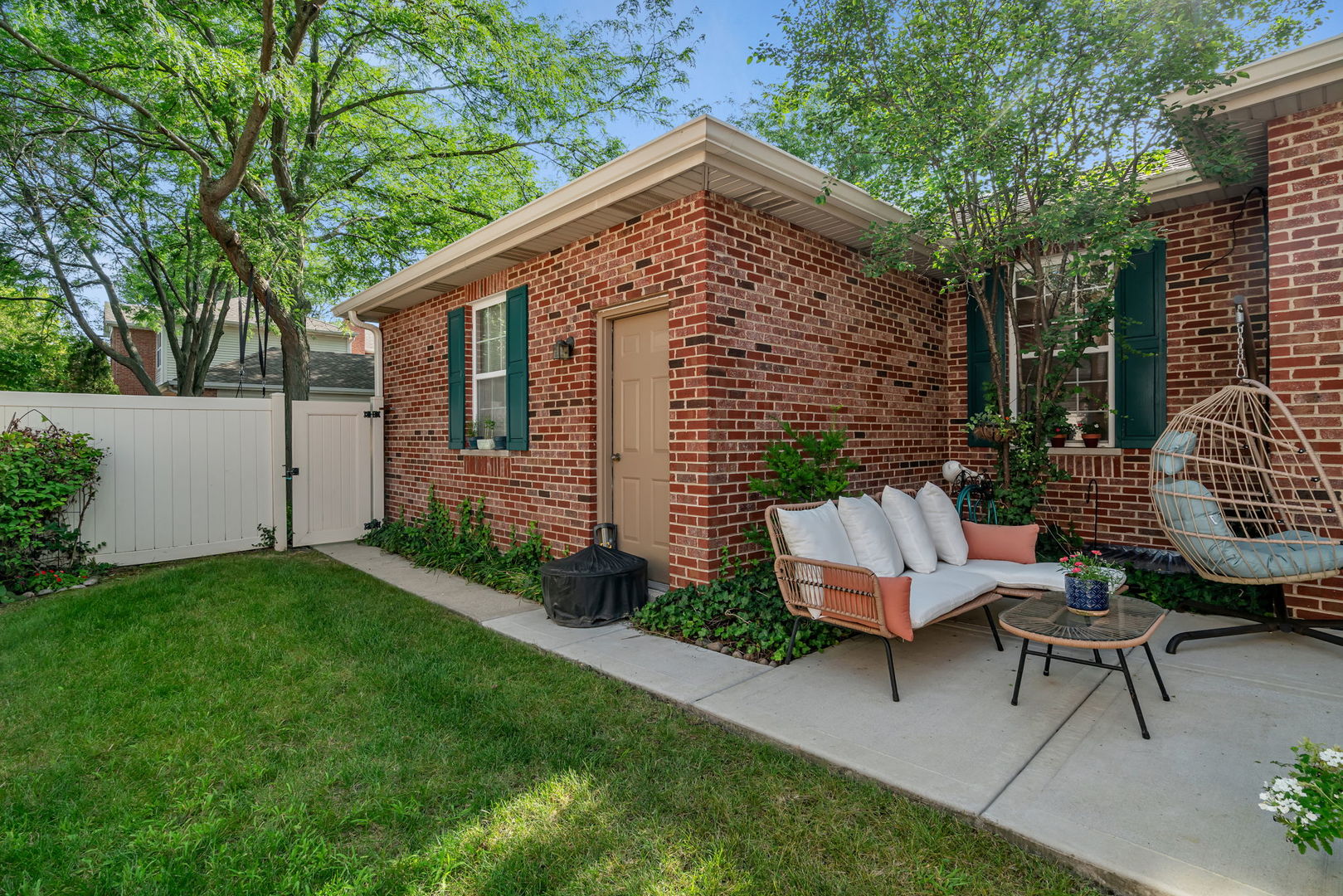 18568 W Point Drive, Tinley Park, IL 60477