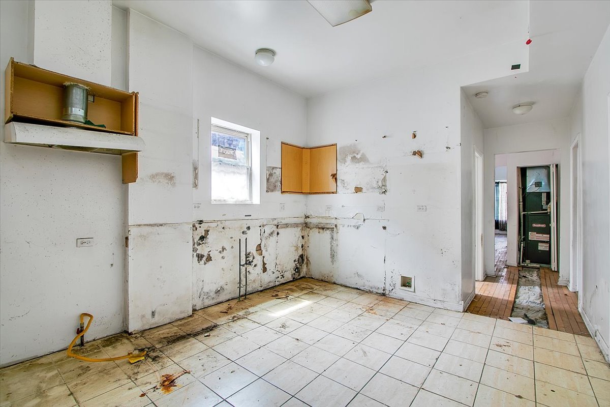 7125 S Drexel Avenue, Chicago, IL 60619