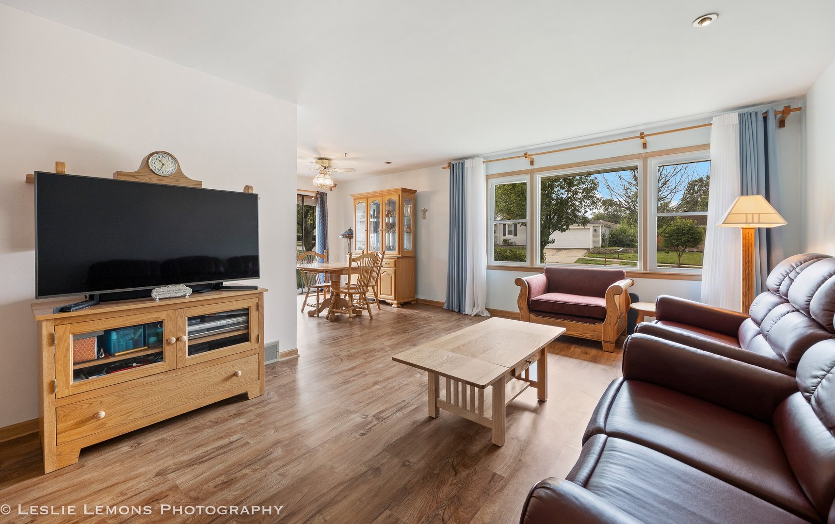 8830 W 92nd Place, Hickory Hills, IL 60457