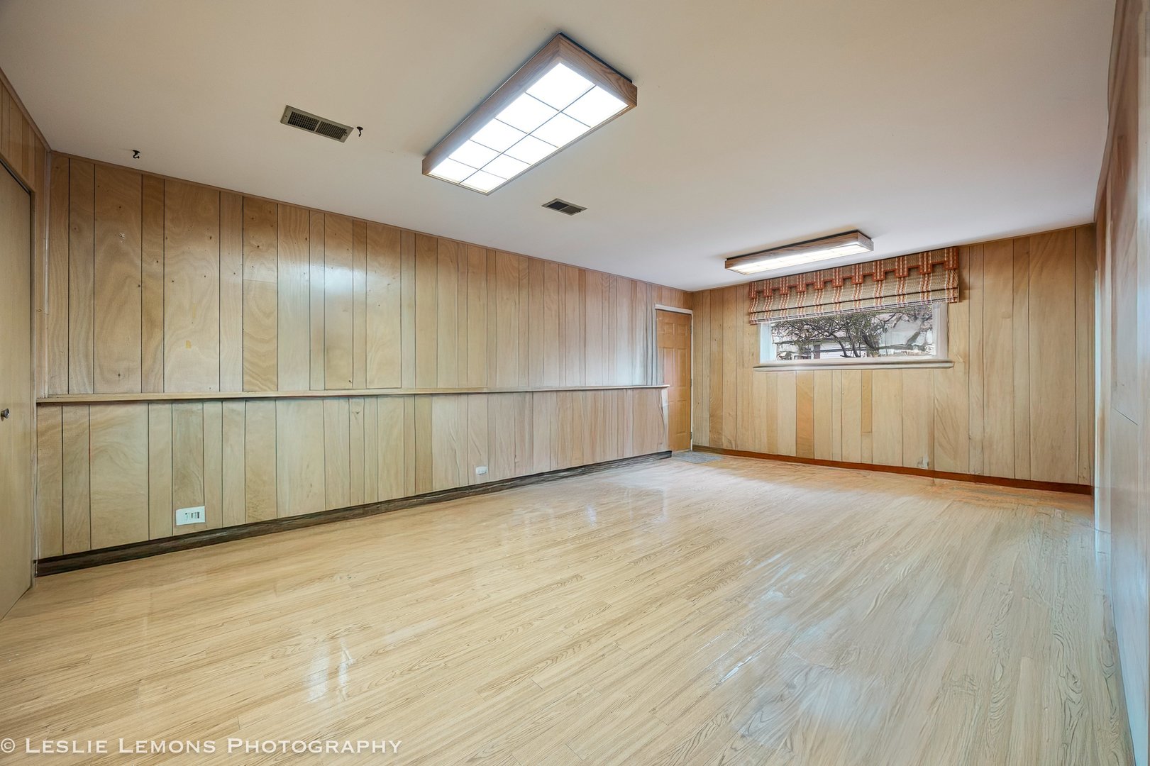 8830 W 92nd Place, Hickory Hills, IL 60457
