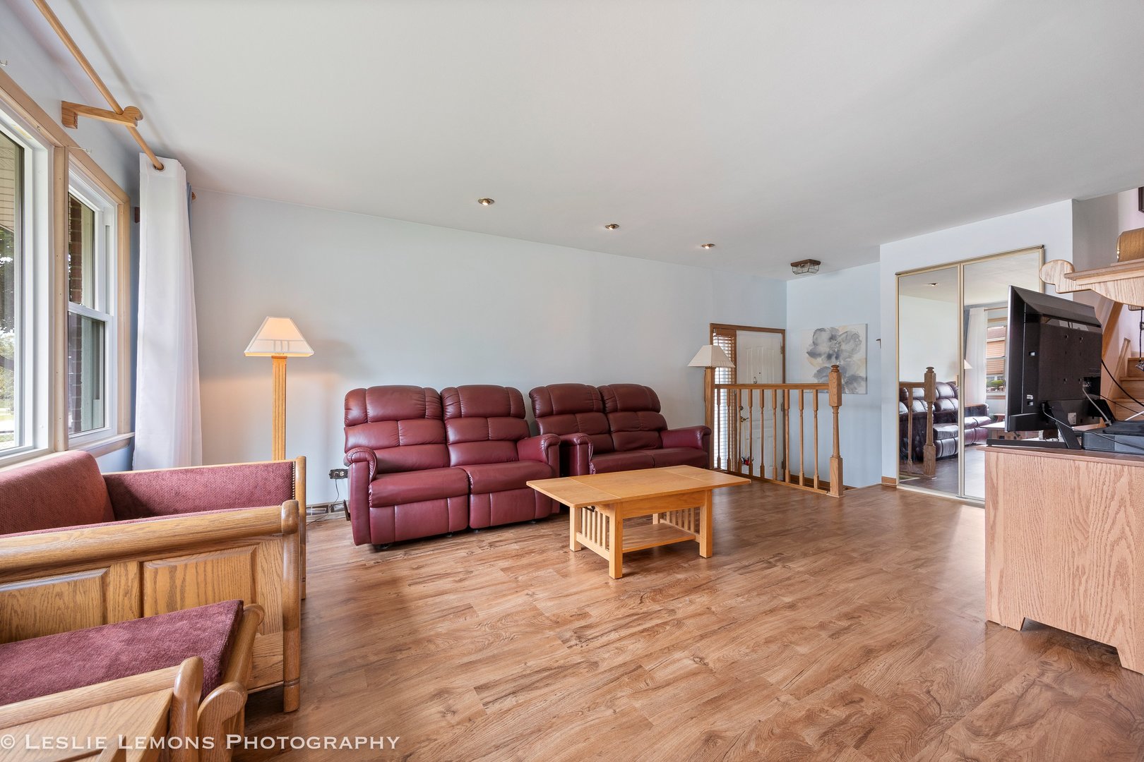 8830 W 92nd Place, Hickory Hills, IL 60457