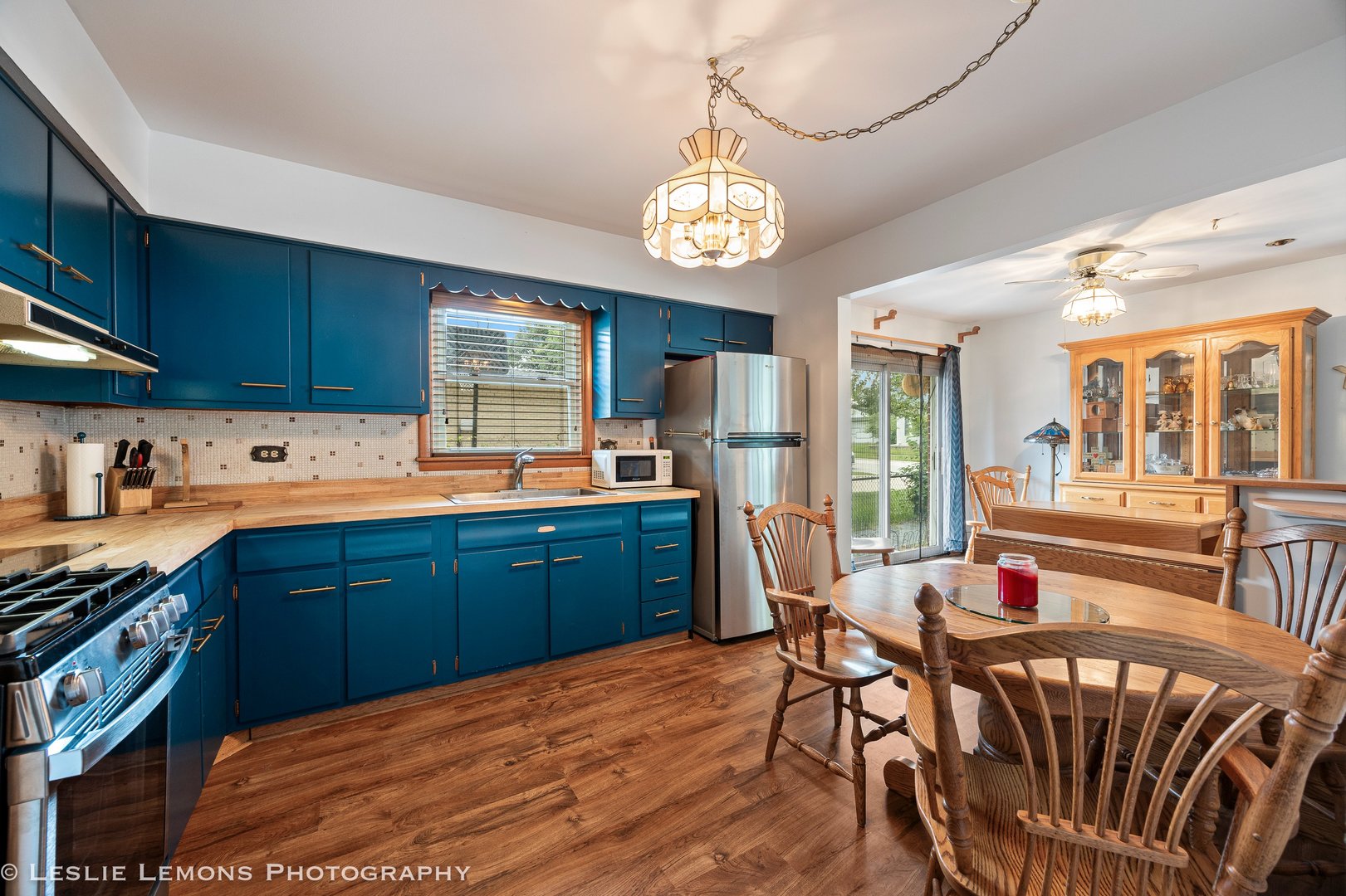 8830 W 92nd Place, Hickory Hills, IL 60457