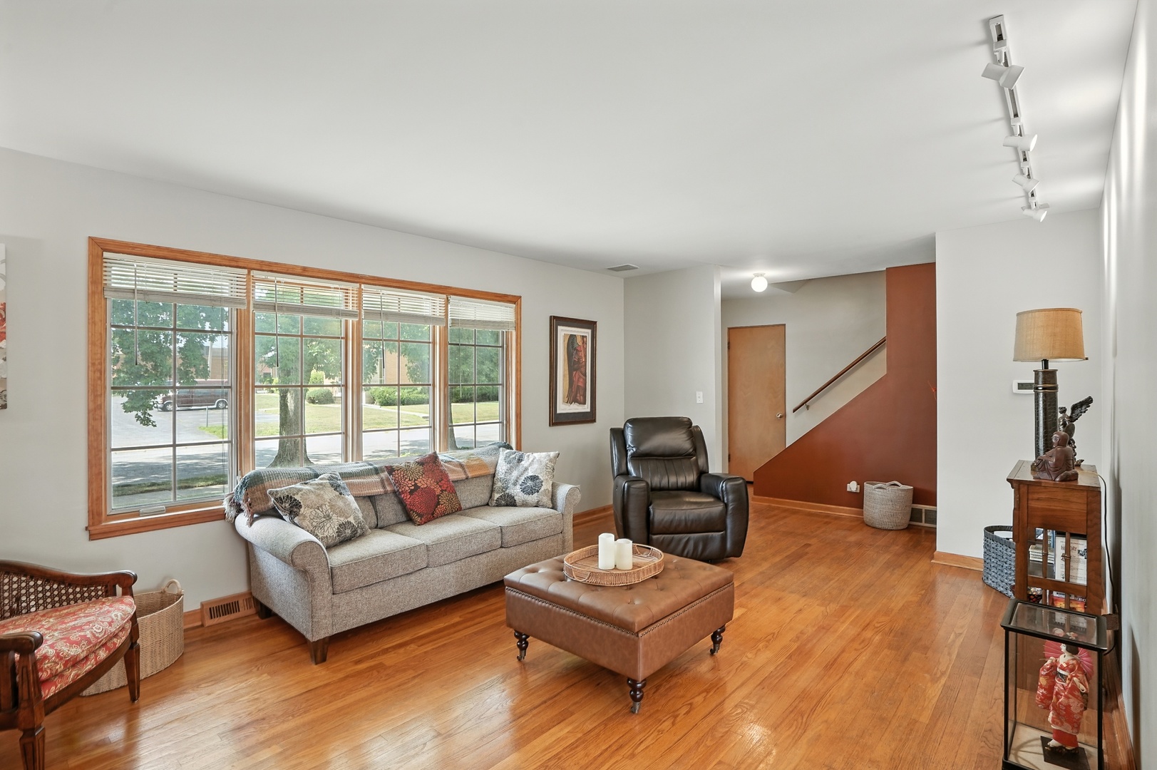 901 Ridgeway Avenue, Munster, IN 46321