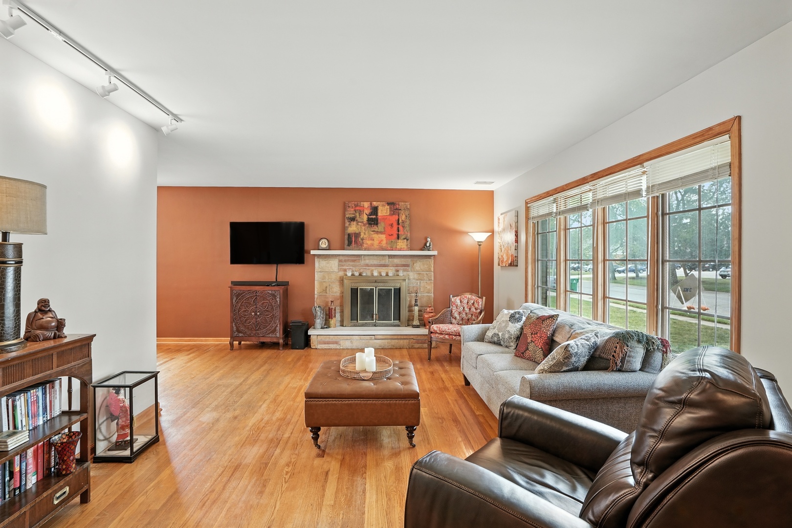 901 Ridgeway Avenue, Munster, IN 46321