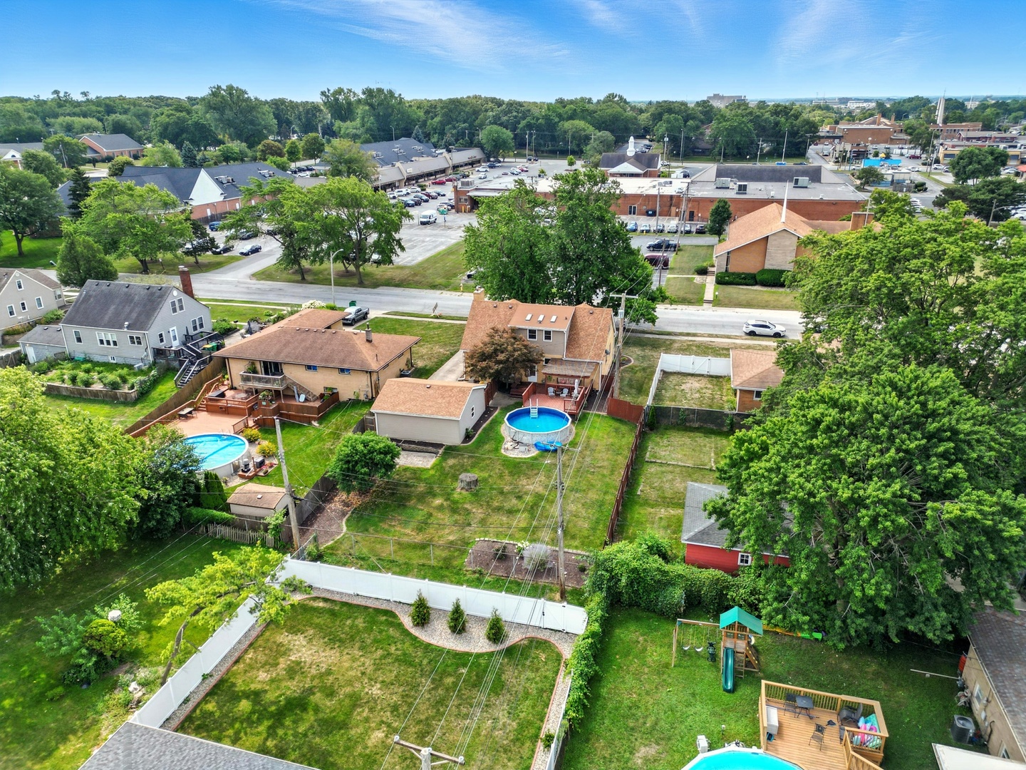 901 Ridgeway Avenue, Munster, IN 46321