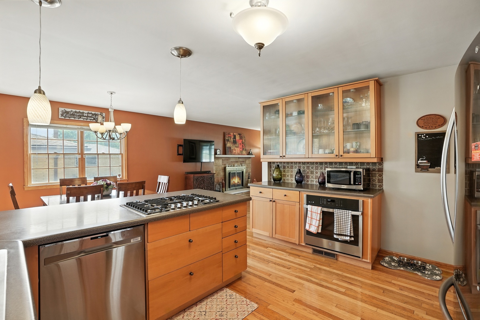 901 Ridgeway Avenue, Munster, IN 46321