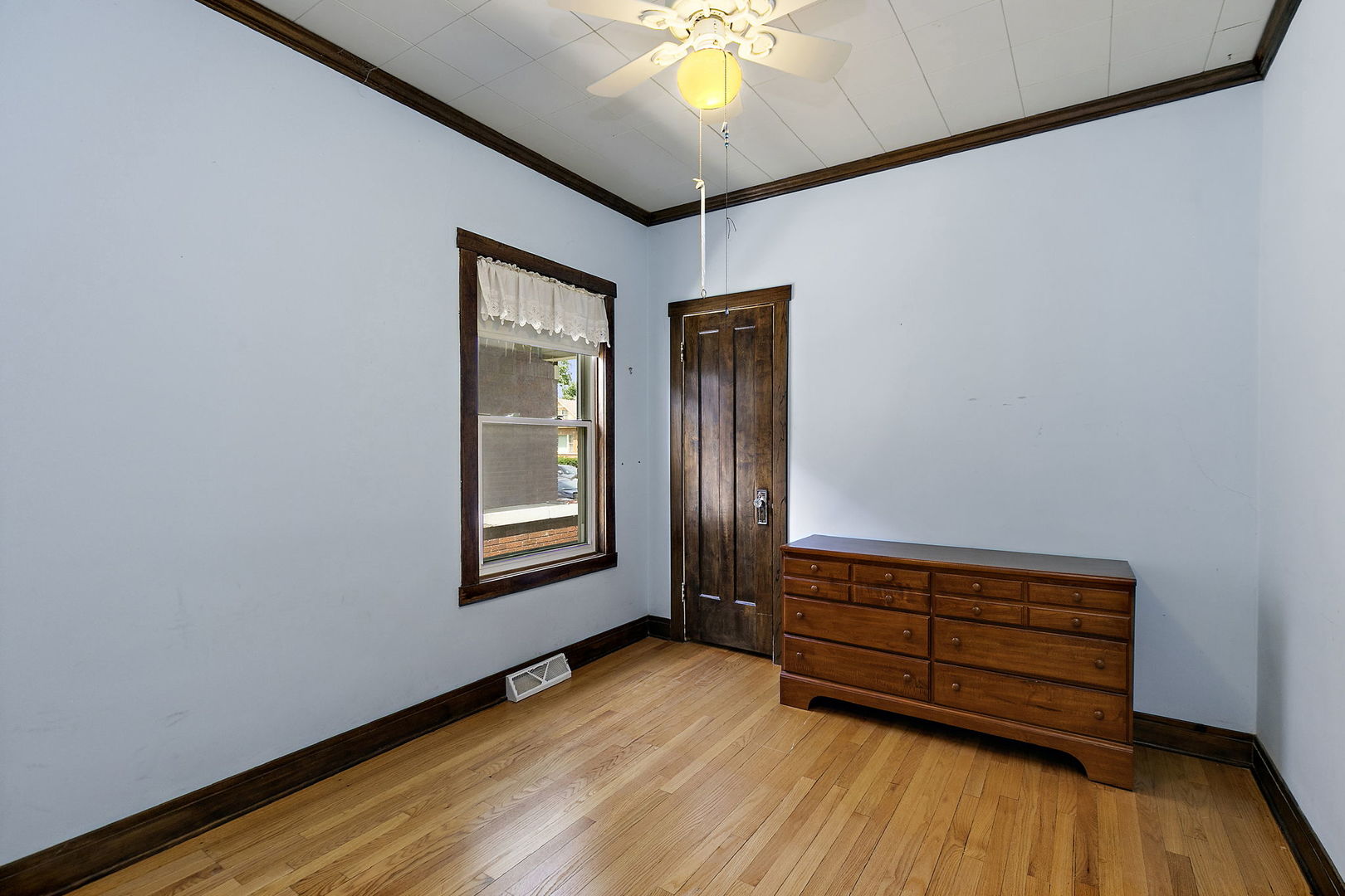 6145 W Grace Street, Chicago, IL 60634