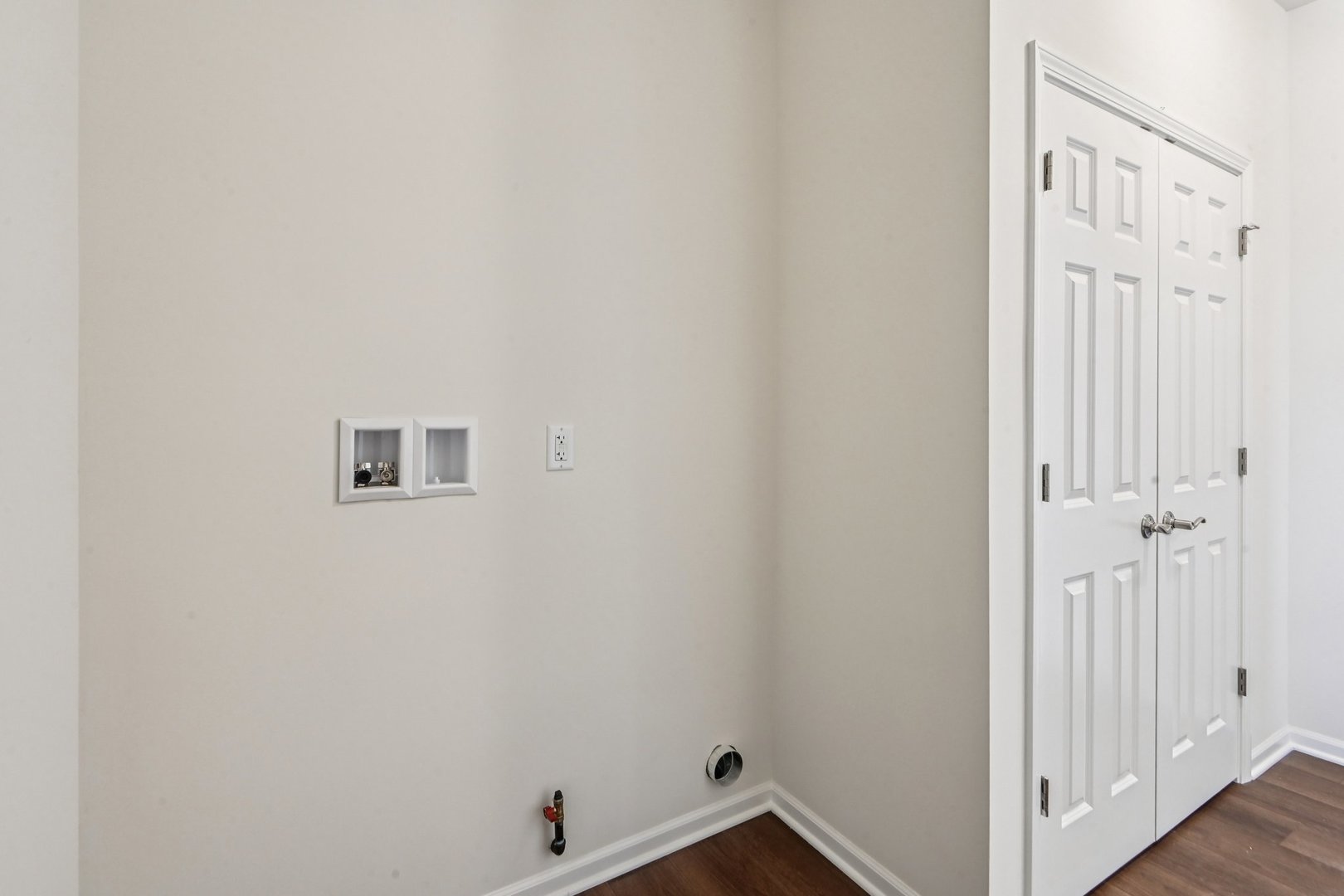 300 N Aspen Drive, Cortland, IL 60112