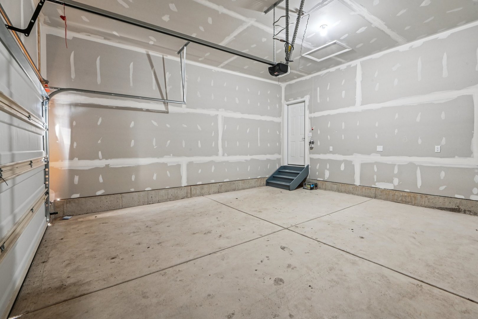 300 N Aspen Drive, Cortland, IL 60112