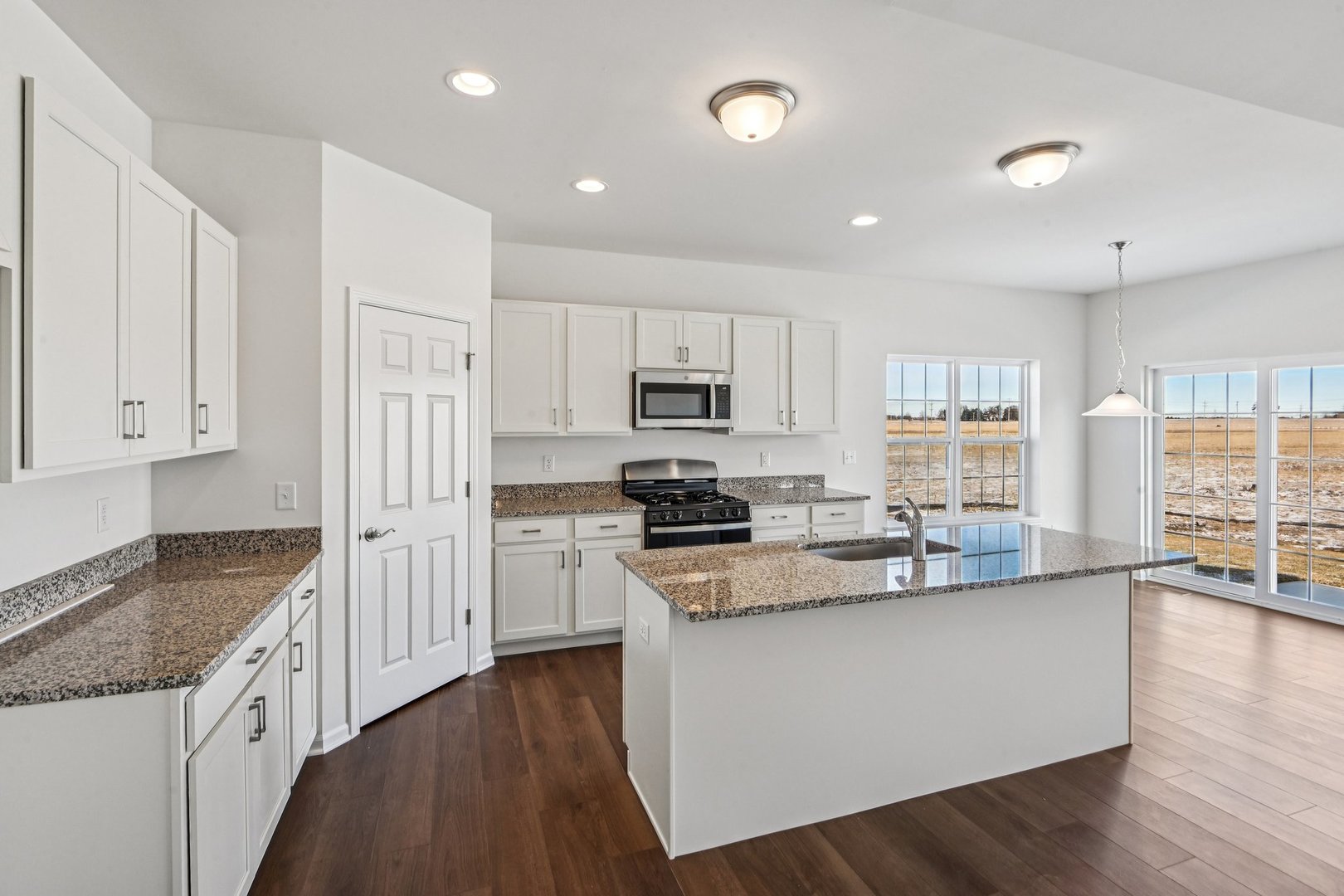 300 N Aspen Drive, Cortland, IL 60112