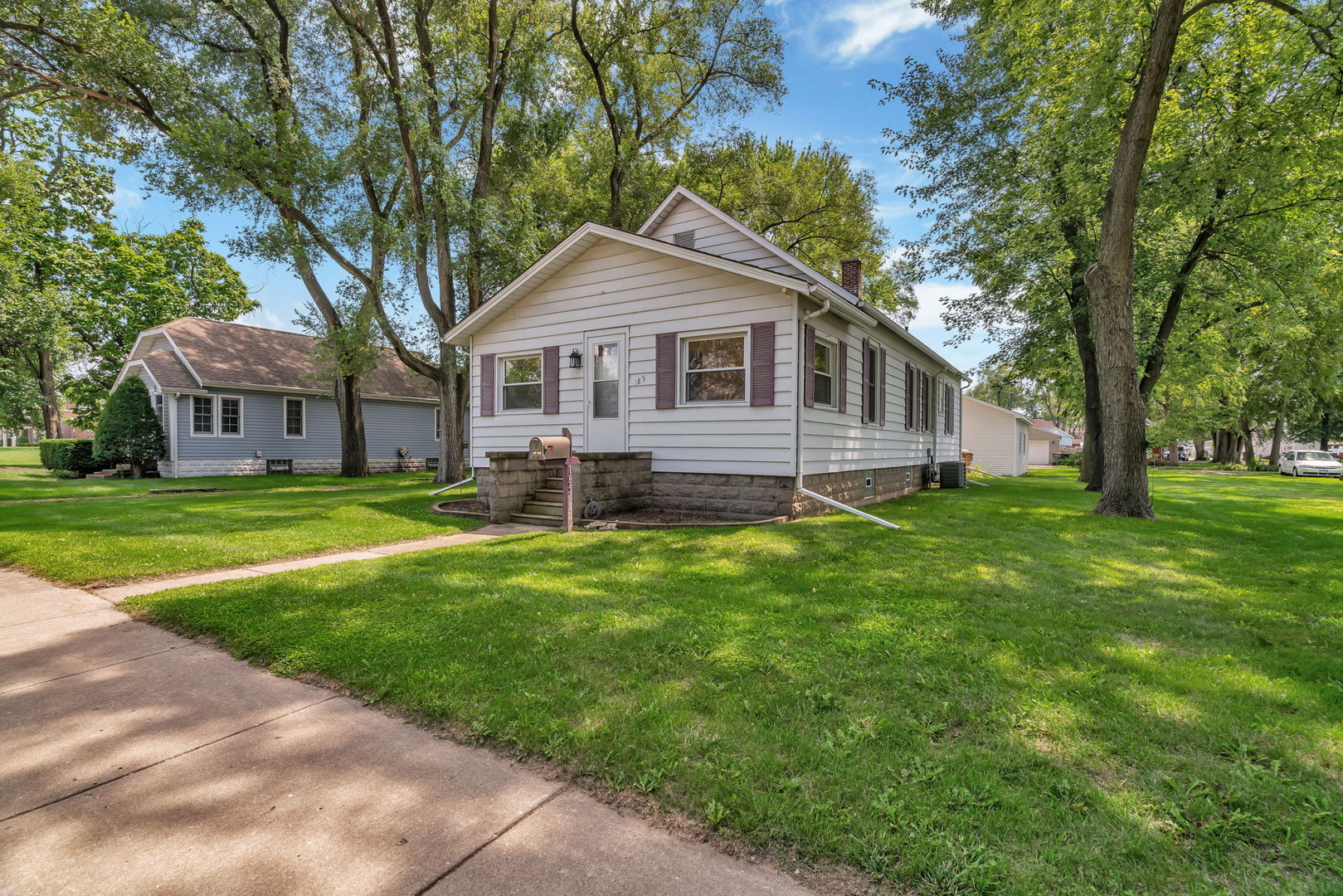 185 E Division Street, Coal City, IL 60416