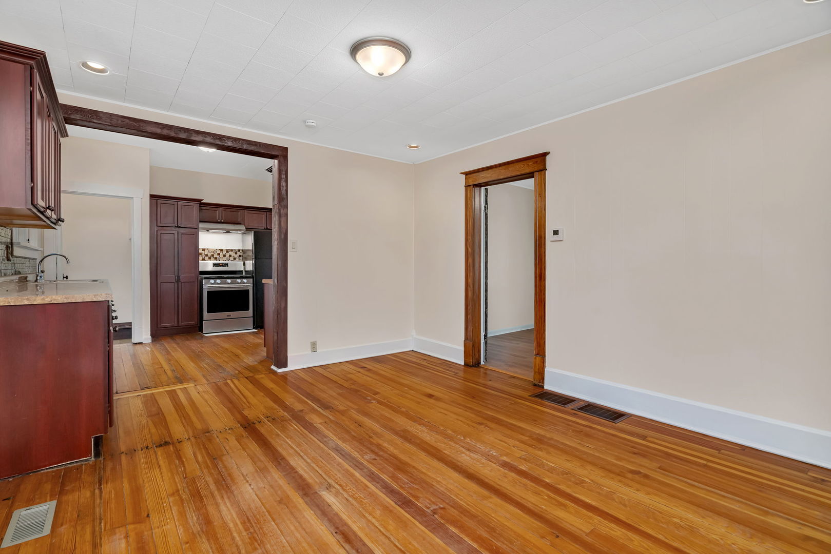 185 E Division Street, Coal City, IL 60416