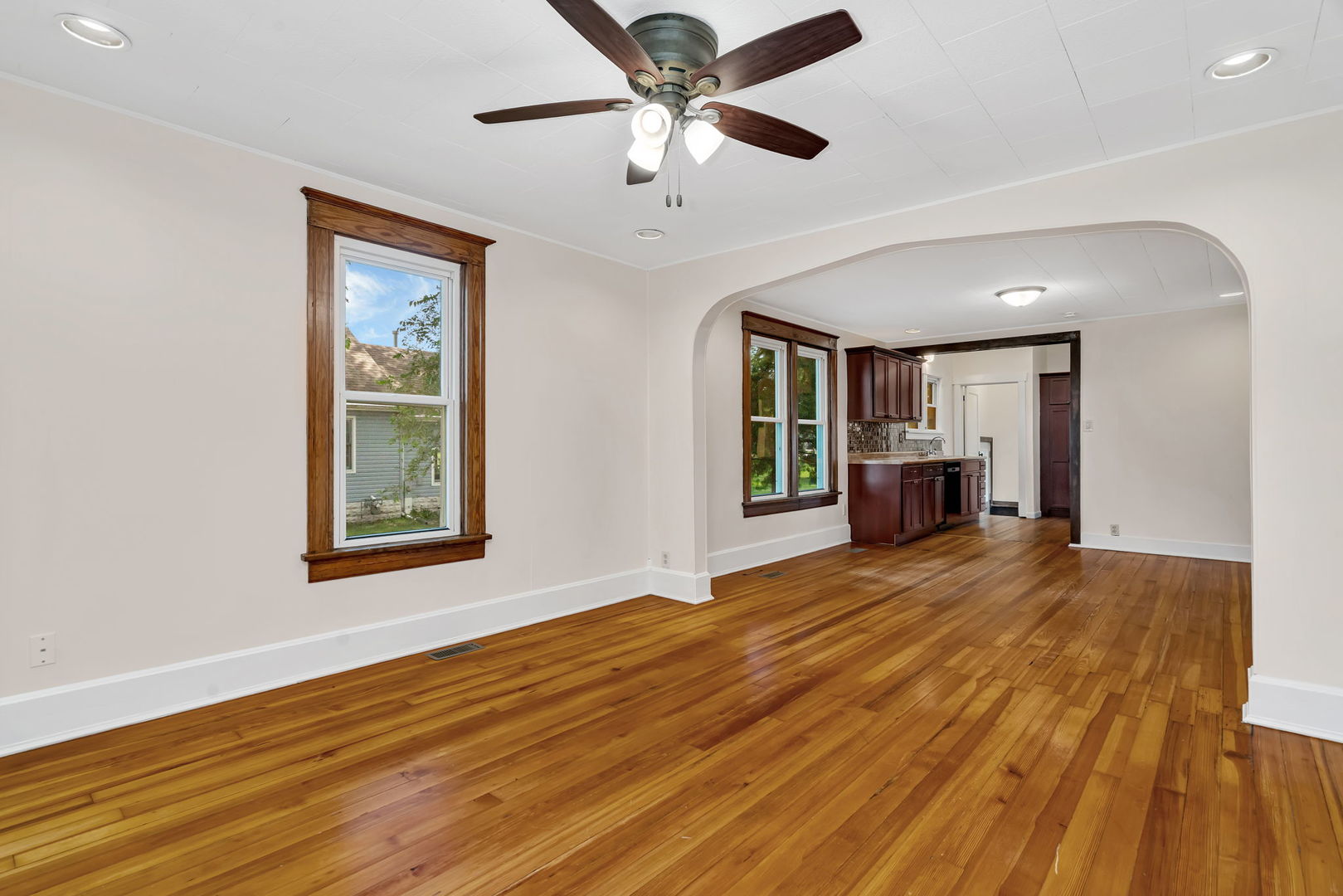 185 E Division Street, Coal City, IL 60416