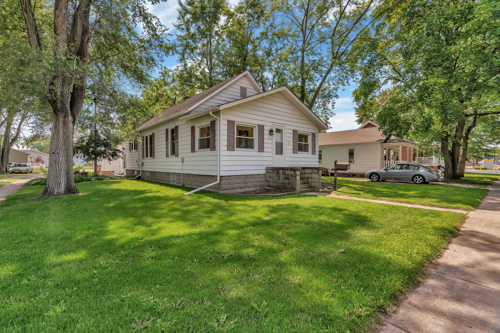 185 E Division Street, Coal City, IL 60416
