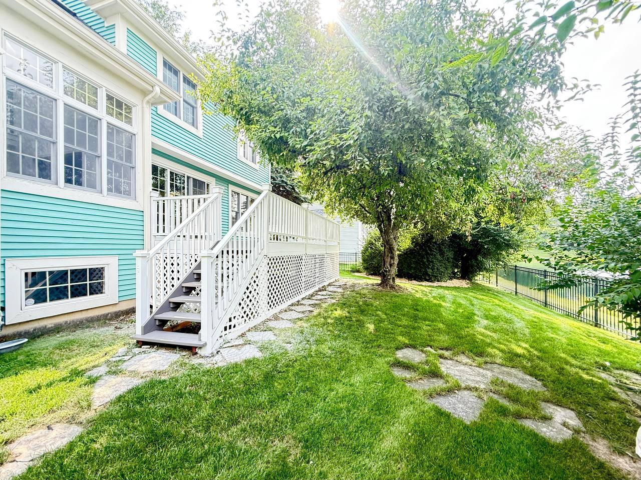1303 Flowerfield Court, Naperville, IL 60565