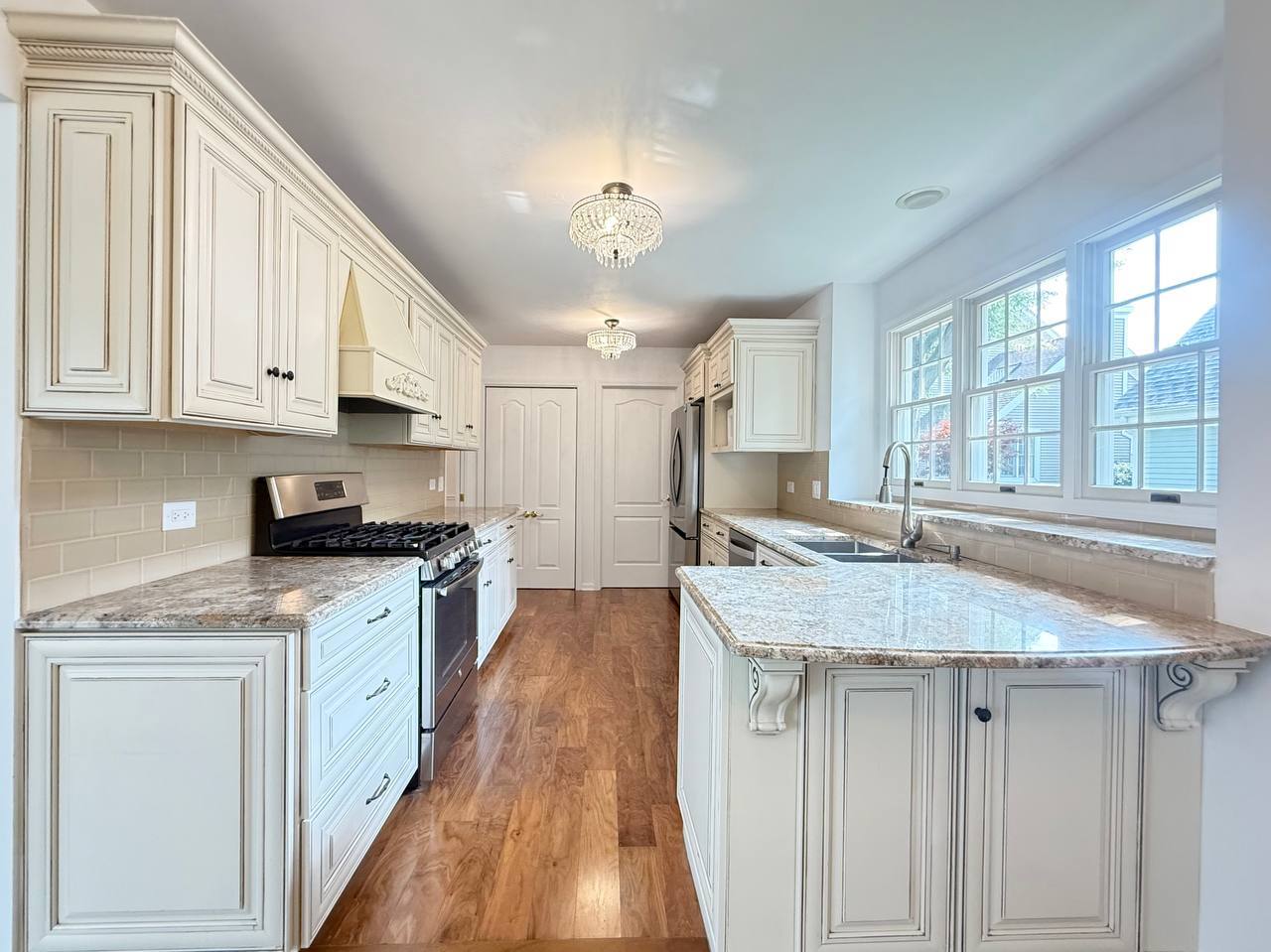 1303 Flowerfield Court, Naperville, IL 60565