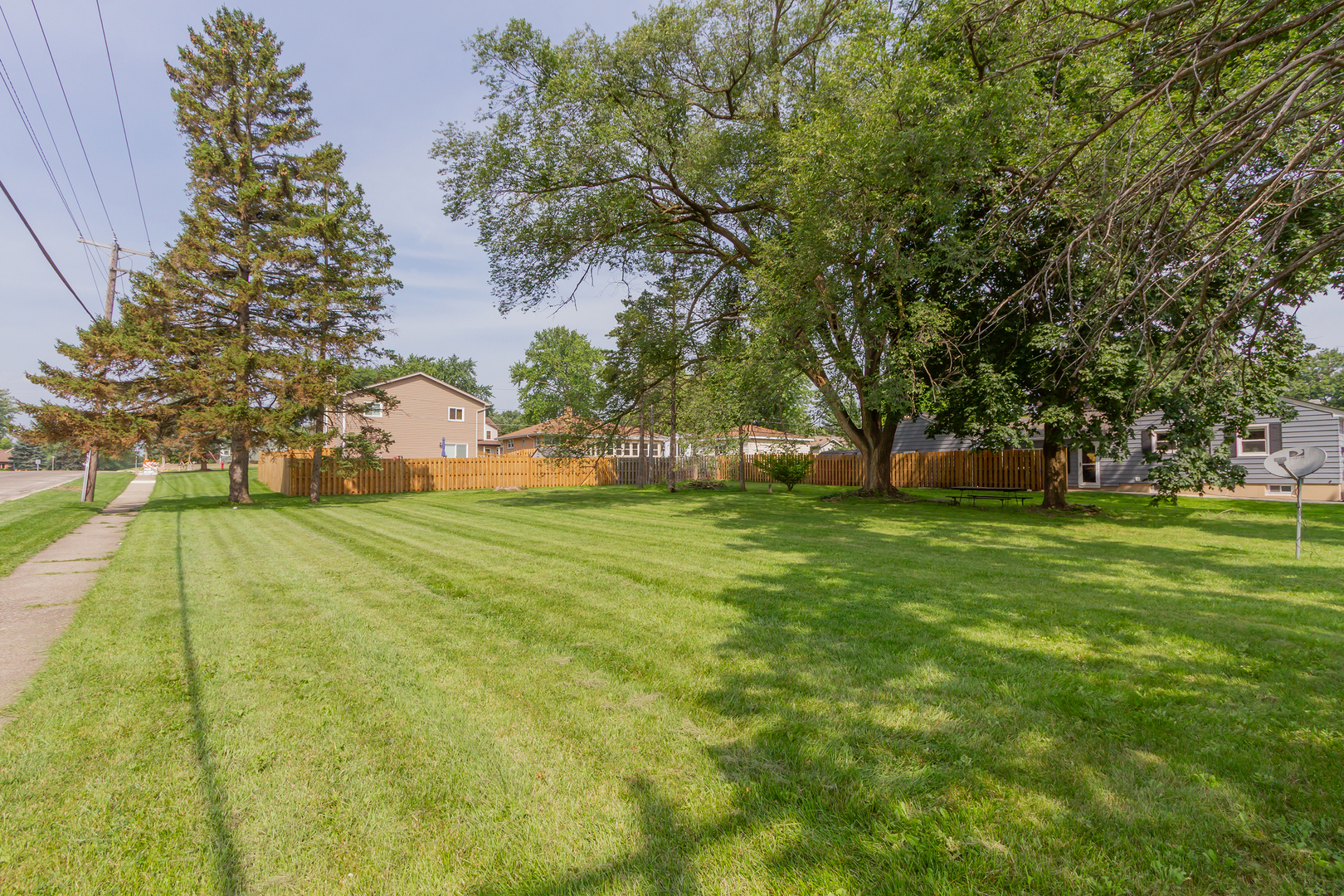 110 N Chase Avenue, Bartlett, IL 60103