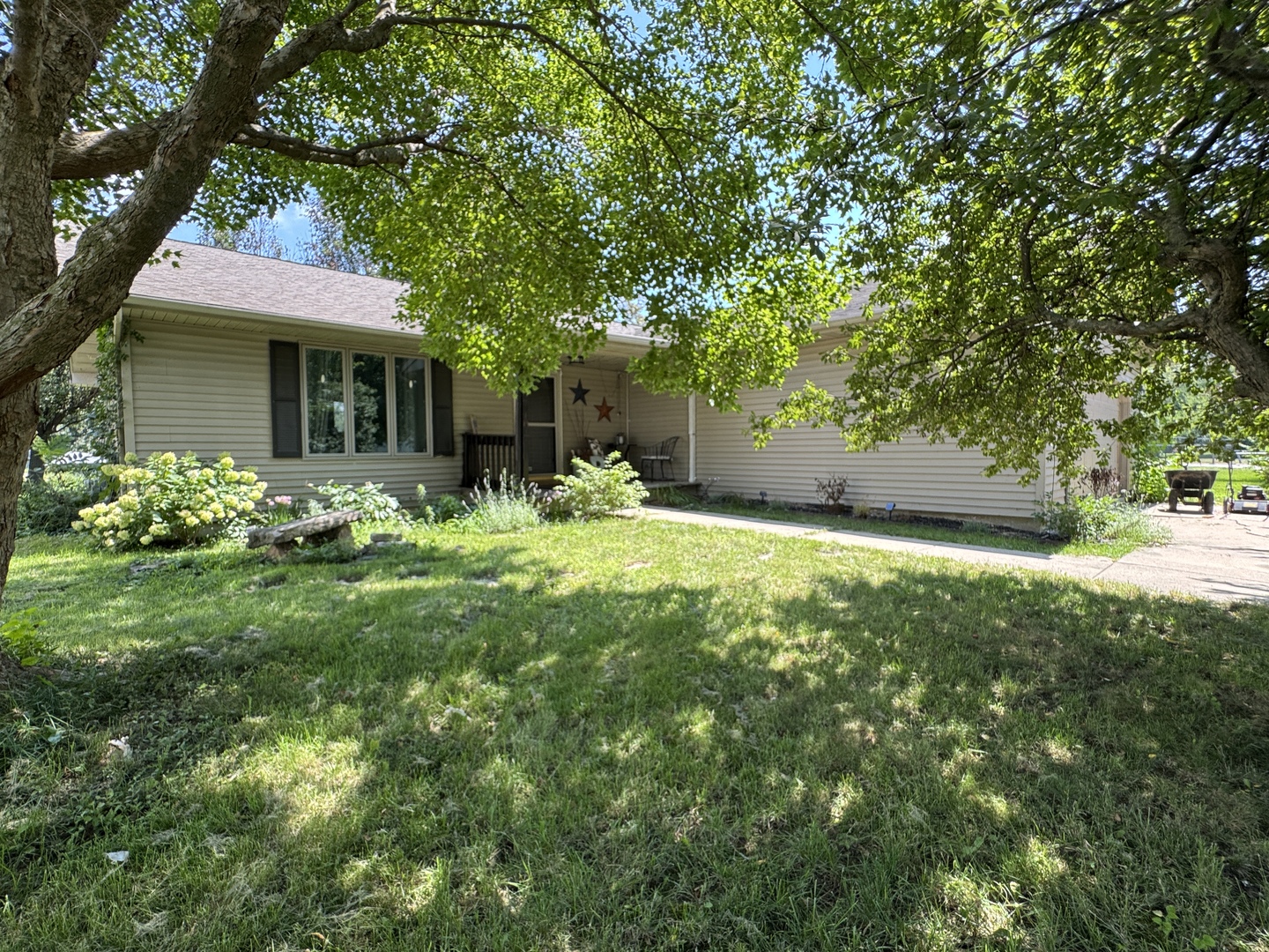 220 S Hossack Street, Seneca, IL 61360
