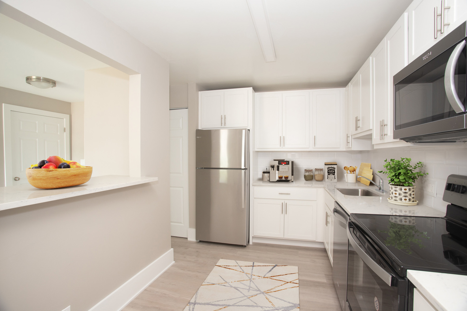 4400 W Lake Avenue #210B, Glenview, IL 60026