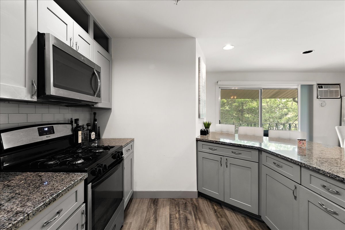 14004 Waterbury Drive #1106, Crestwood, IL 60418