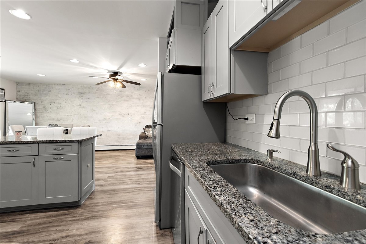 14004 Waterbury Drive #1106, Crestwood, IL 60418