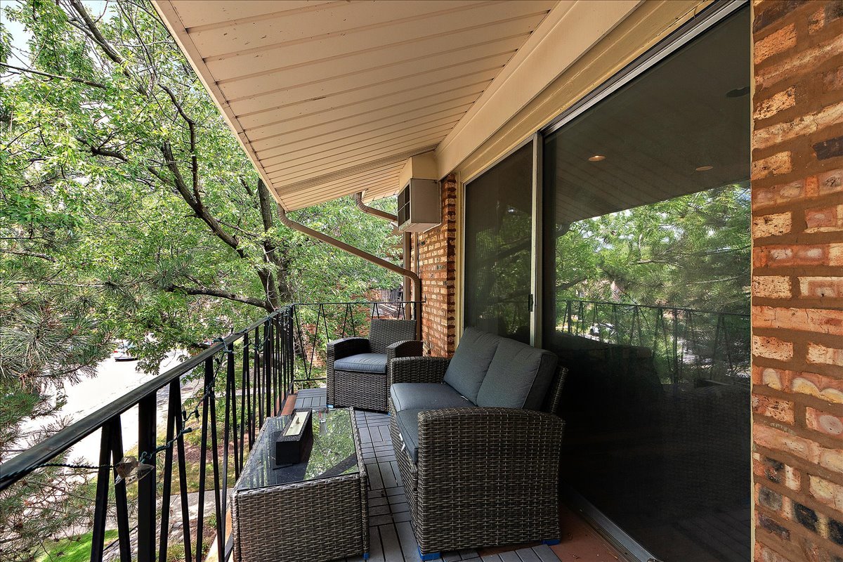 14004 Waterbury Drive #1106, Crestwood, IL 60418