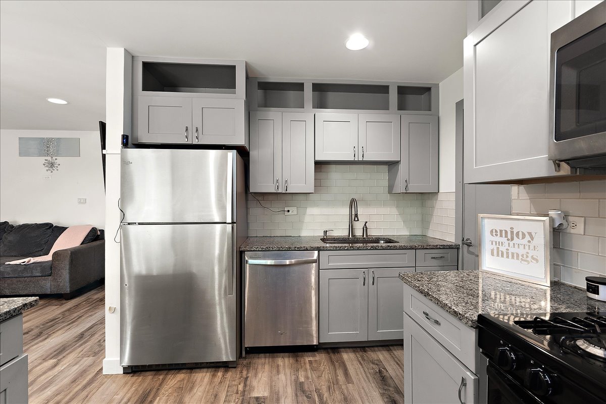 14004 Waterbury Drive #1106, Crestwood, IL 60418