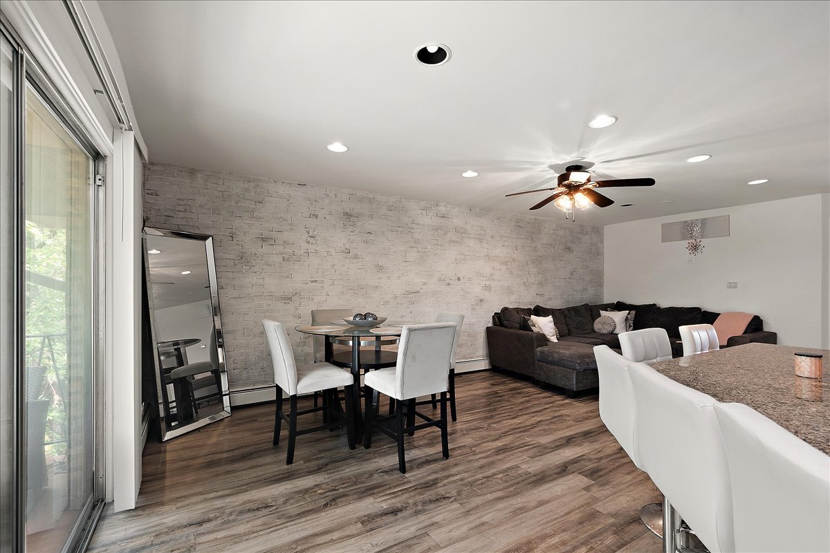 14004 Waterbury Drive #1106, Crestwood, IL 60418