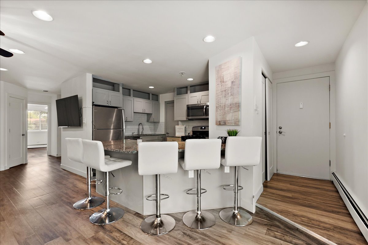 14004 Waterbury Drive #1106, Crestwood, IL 60418