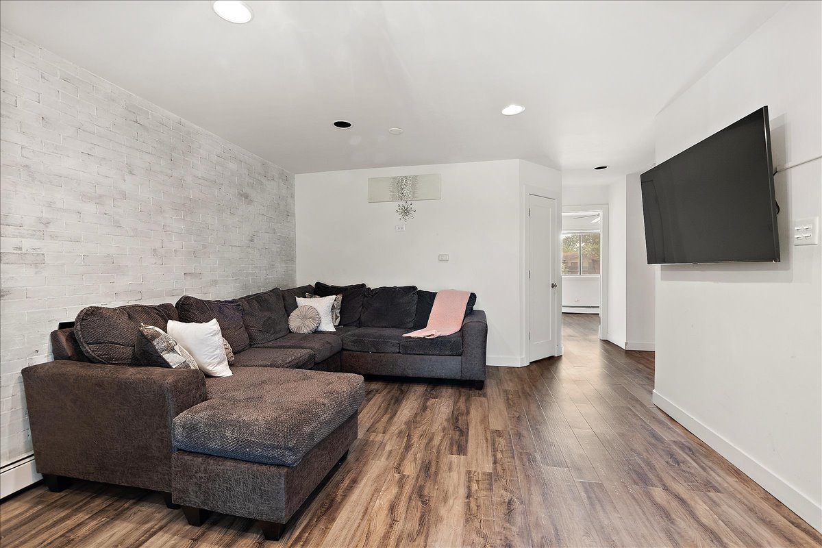 14004 Waterbury Drive #1106, Crestwood, IL 60418