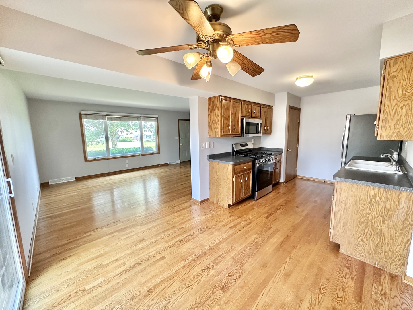 762 LAKE Road, New Lenox, IL 60451
