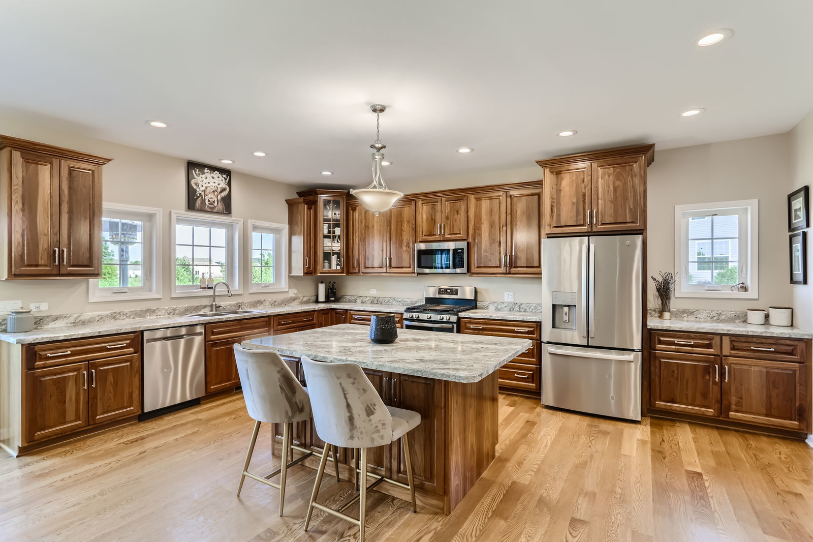 112 Farmstead Court, McHenry, IL 60050