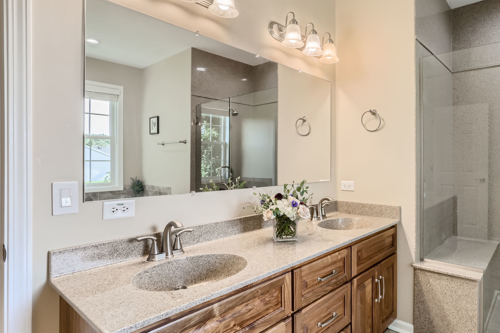 112 Farmstead Court, McHenry, IL 60050