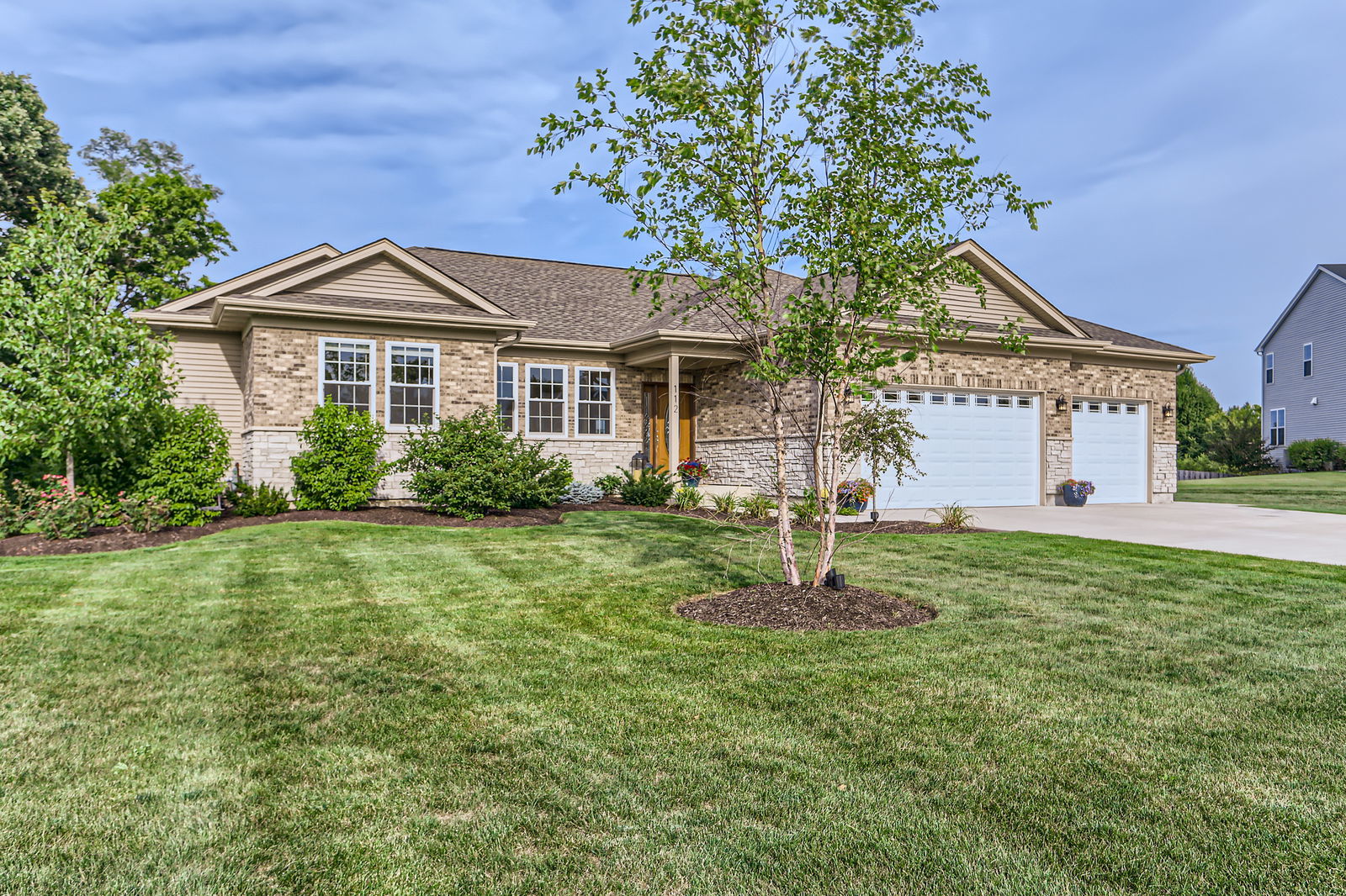 112 Farmstead Court, McHenry, IL 60050