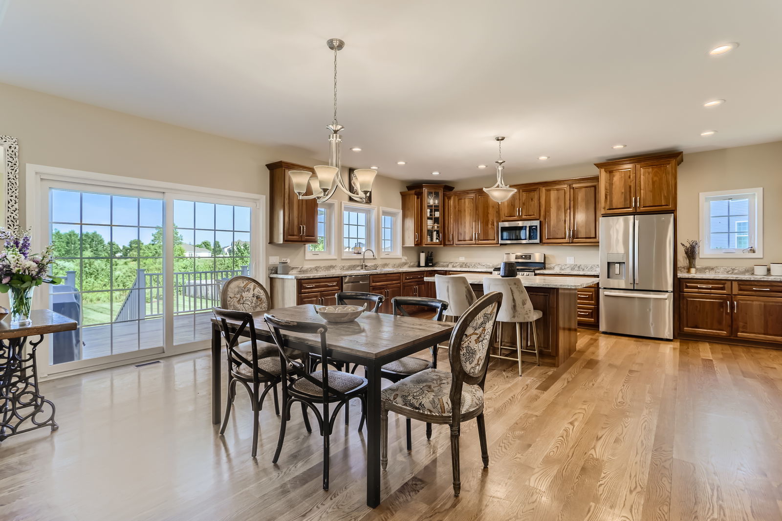 112 Farmstead Court, McHenry, IL 60050