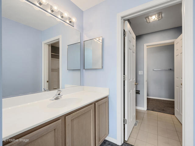 835 Genesee Drive, Naperville, IL 60563
