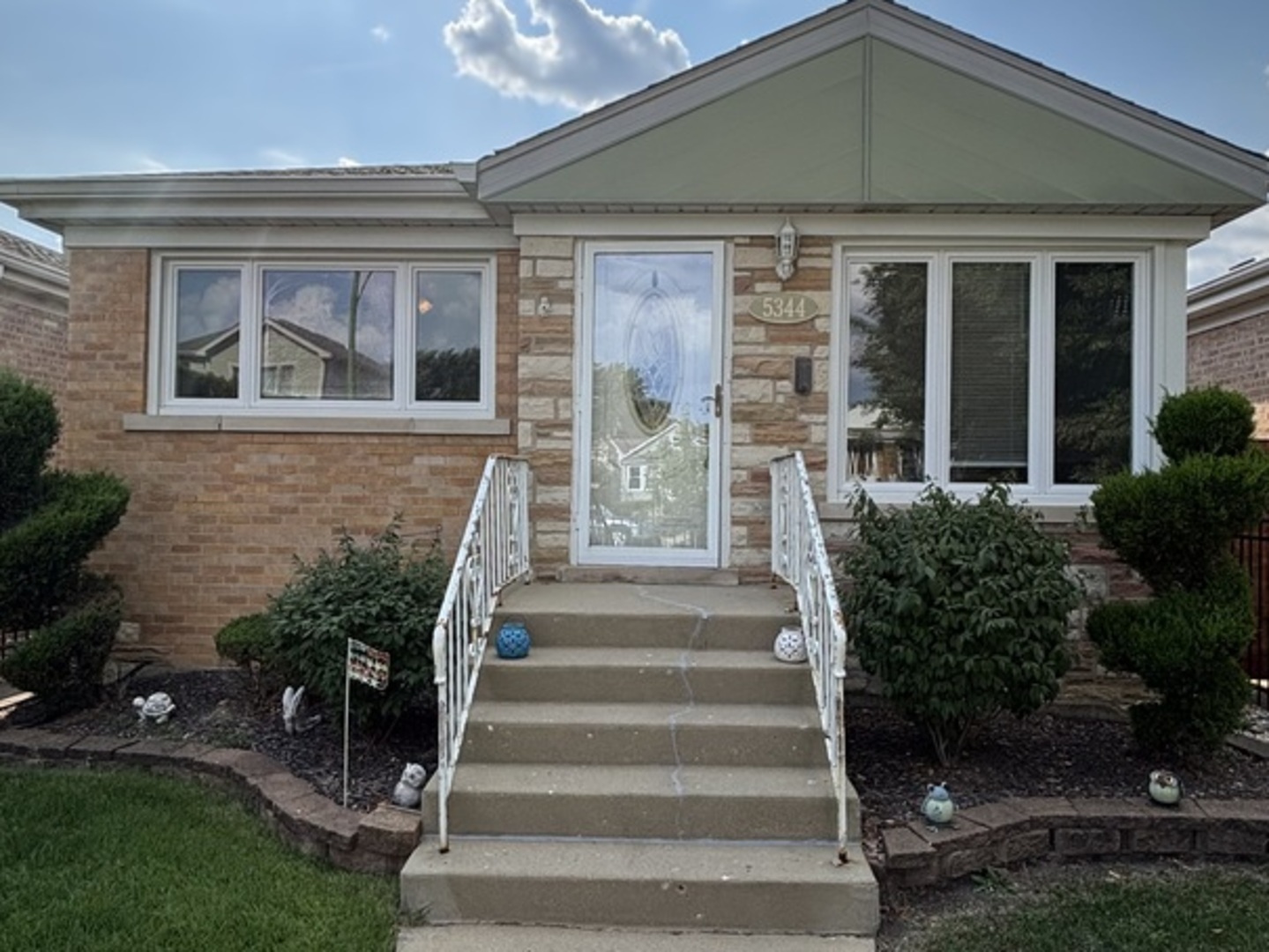 5344 N Mulligan Avenue, Chicago, IL 60630