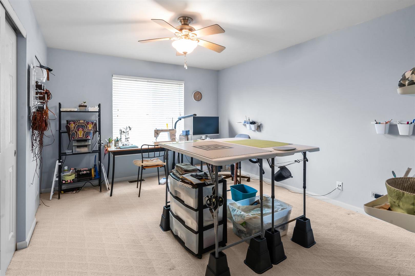 2606 S Embers Lane, Arlington Heights, IL 60005
