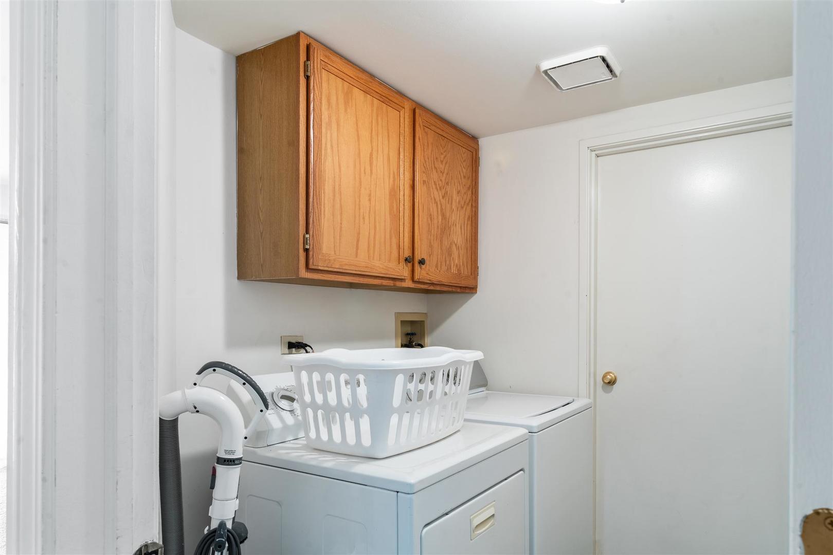 2606 S Embers Lane, Arlington Heights, IL 60005