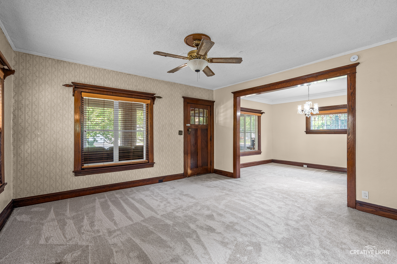 421 Simms Street, Aurora, IL 60505
