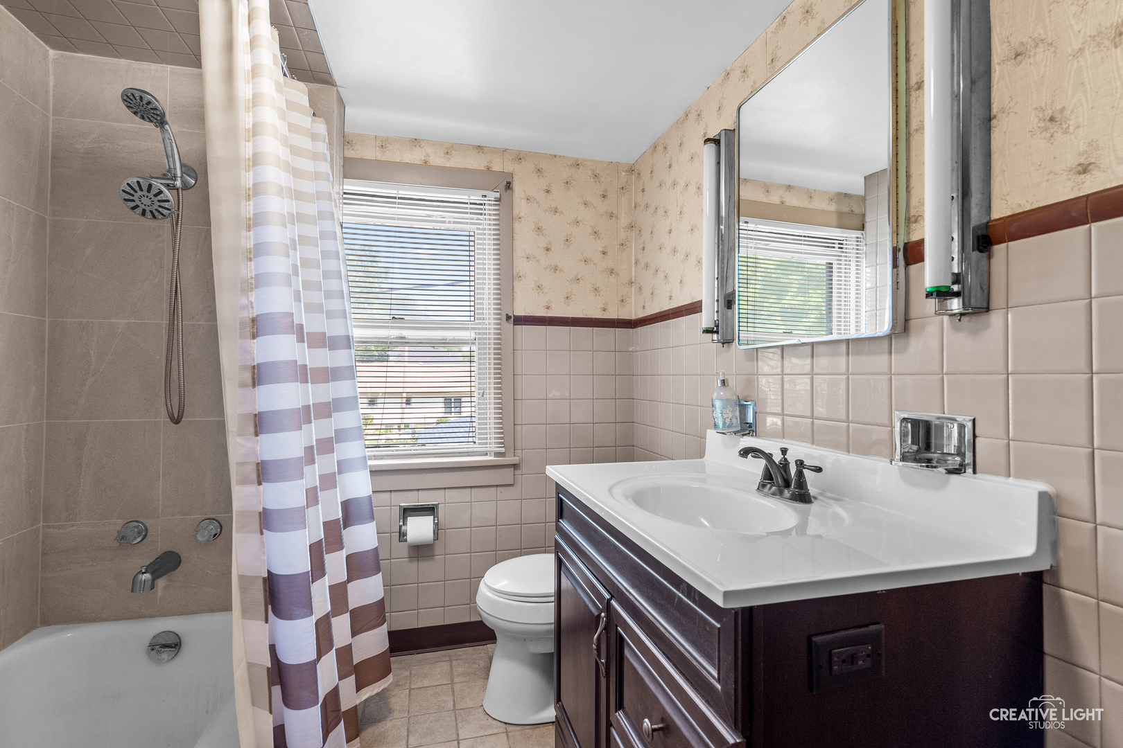 421 Simms Street, Aurora, IL 60505