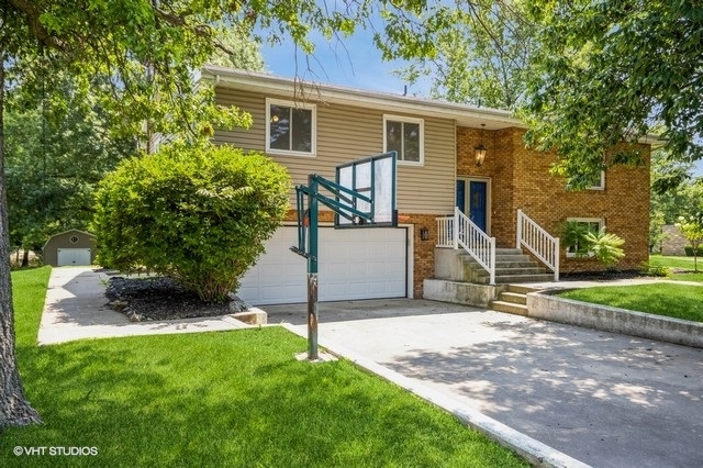 504 Brookview Drive, Farmer City, IL 61842