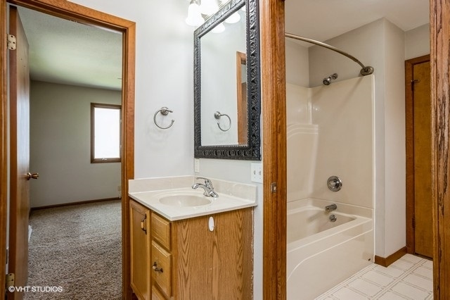 504 Brookview Drive, Farmer City, IL 61842