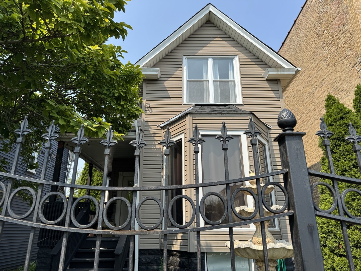 3908 N Bernard Street, Chicago, IL 60618
